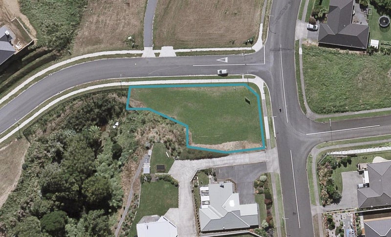 24 Garrett Drive, Whalers Gate, New Plymouth - Carousel 1
