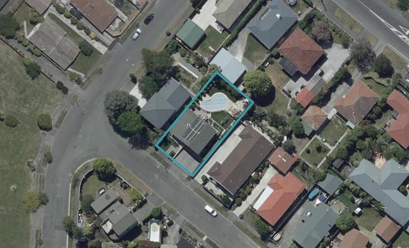 5 De Bloge Place, Burwood, Christchurch - Carousel 1
