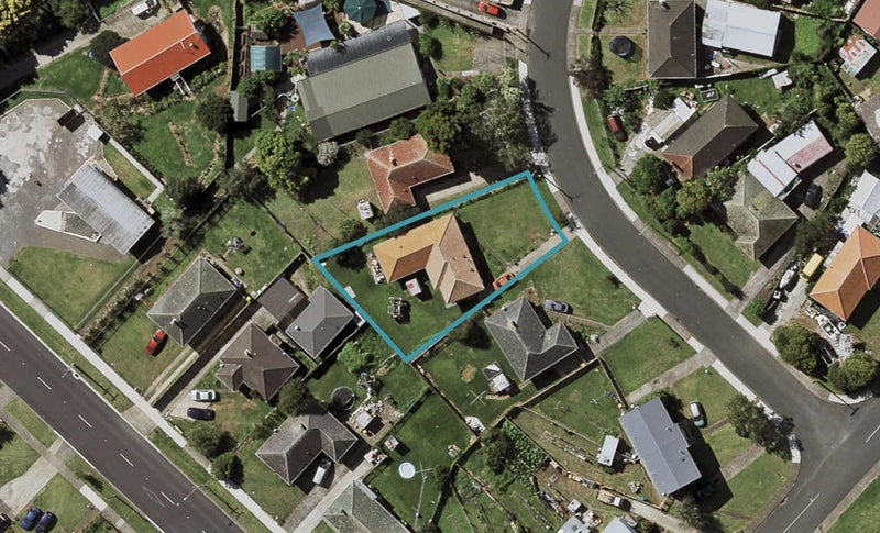 35 Crown Crescent, Otara, Auckland - Carousel 1