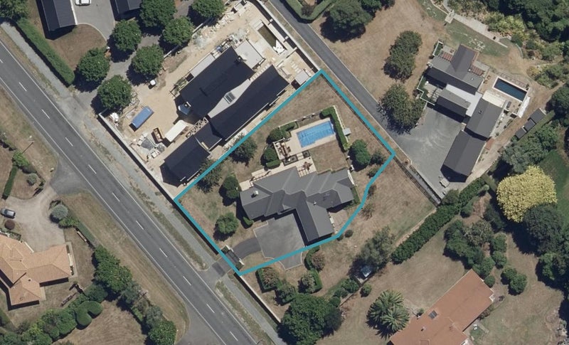 1896 River Road, Flagstaff, Hamilton - Carousel 1