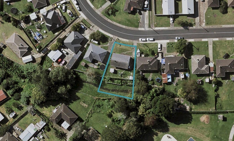 15 Nola Crescent, Otara, Auckland - Carousel 1