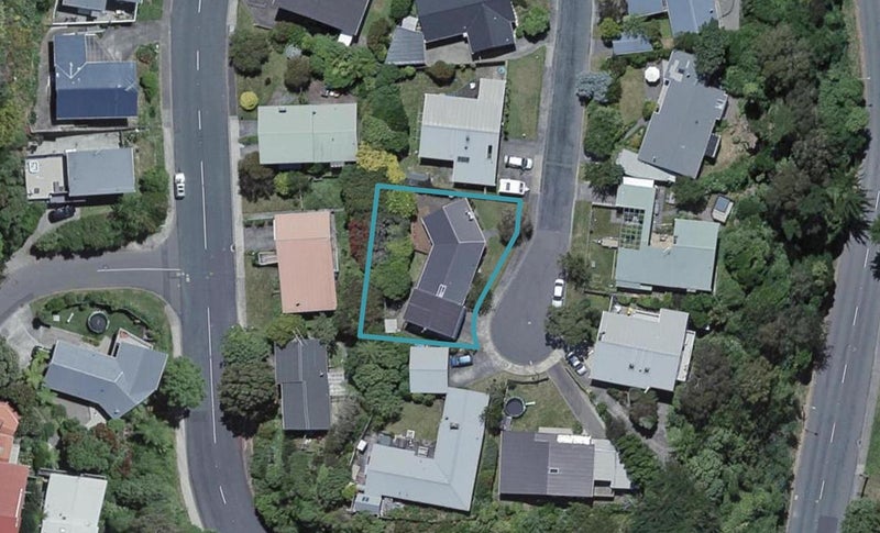 8 Chudleigh Grove, Churton Park, Wellington - Carousel 1