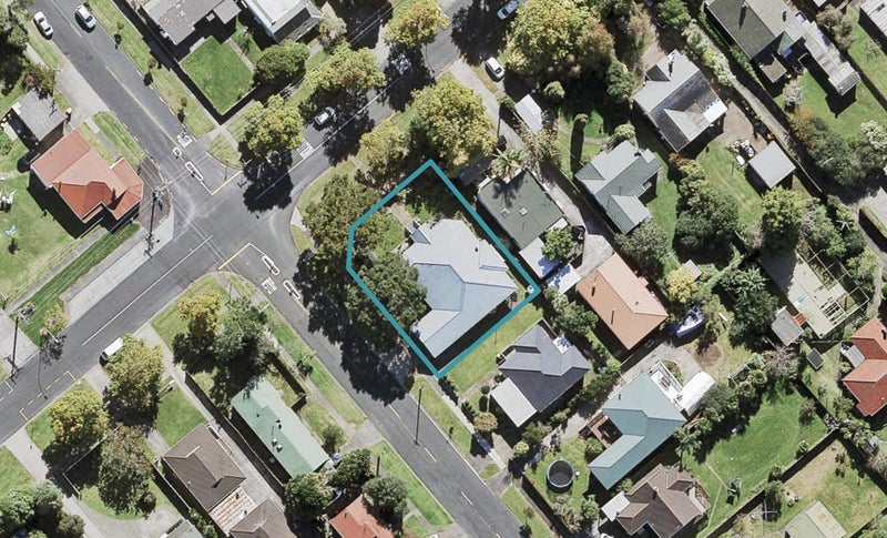 38 Seabrook Avenue, New Lynn, Auckland - Carousel 1