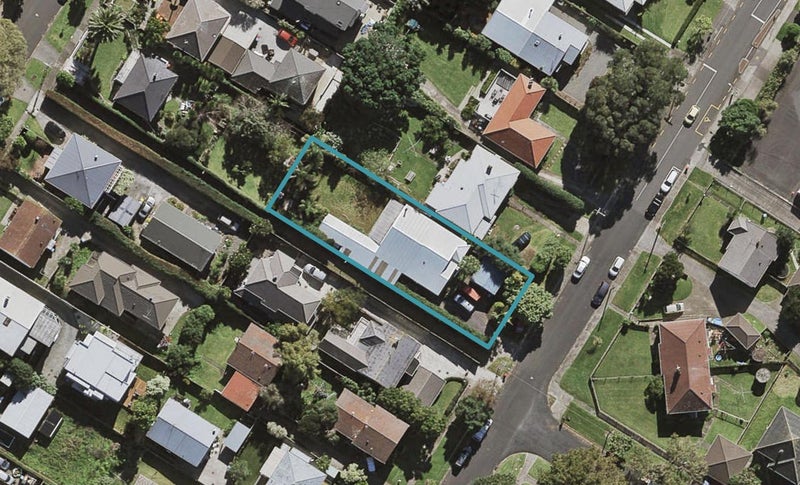 24 Rangipawa Road, One Tree Hill, Auckland - Carousel 1