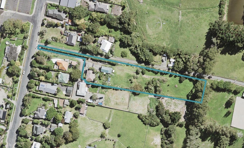 17 Township Road, Waitakere, Auckland - Carousel 1