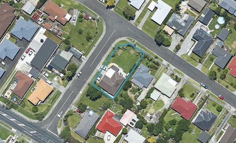 2 Sinclair Street, Greerton, Tauranga - Carousel 1