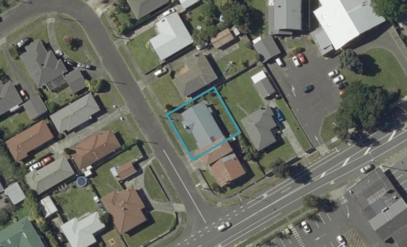 2 Nairn Crescent, Awapuni, Palmerston North - Carousel 1