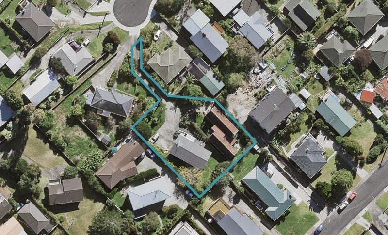 16A RAEBEN AVE, Hillcrest, Auckland - Carousel 1