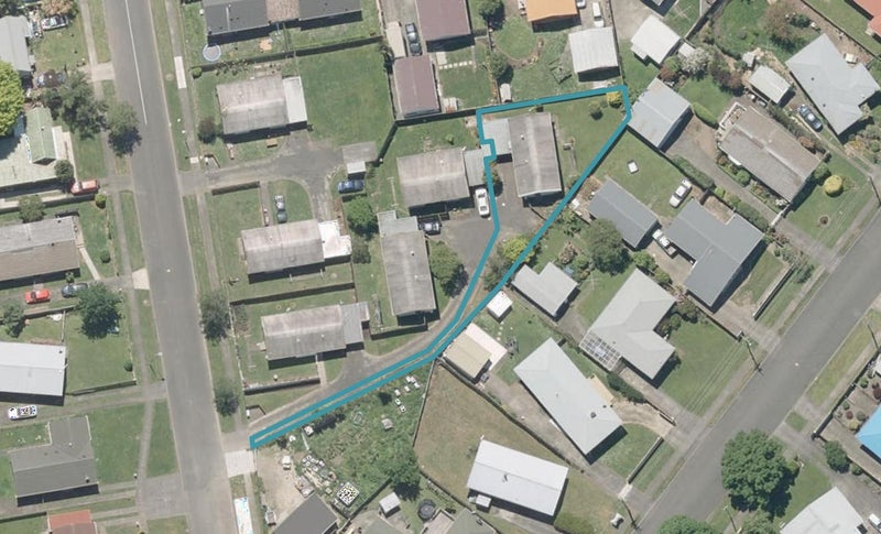 8C Savage Crescent, Aramoho, Whanganui - Carousel 1