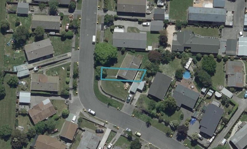 18 Denniston Crescent, Redwood, Christchurch - Carousel 1