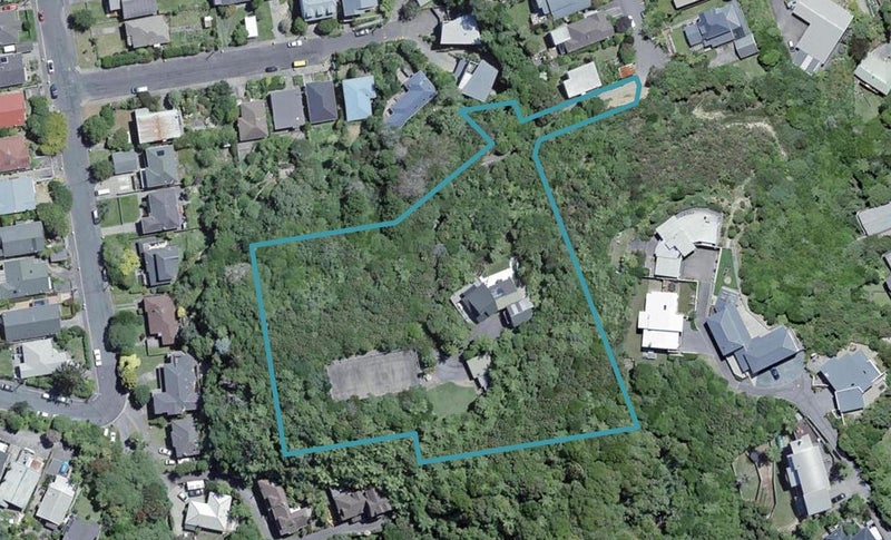 16 Beatty Avenue, Karori, Wellington - Carousel 1
