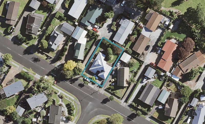 129 Carnoustie Drive, Wattle Downs, Auckland - Carousel 1