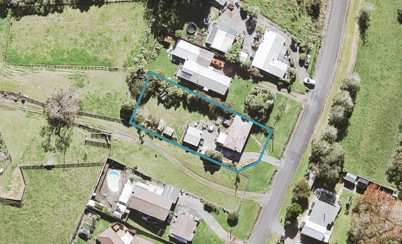 19 Anzac Valley Road, Waitakere, Auckland - Carousel 1