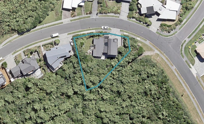 11 Arahiwi Grove, Tirohanga, Lower Hutt - Carousel 1