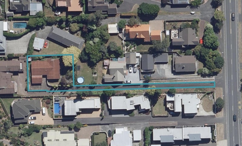 166 Pembroke Street, Hamilton Lake, Hamilton - Carousel 1