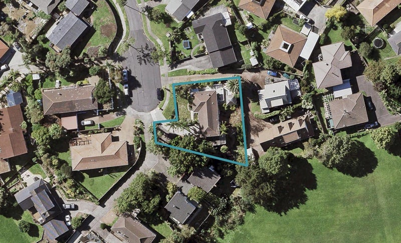 12 Birman Close, Half Moon Bay, Auckland - Carousel 1