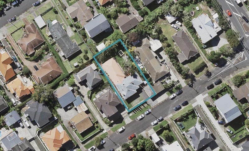 33 Bracken Avenue, Takapuna, Auckland - Carousel 1