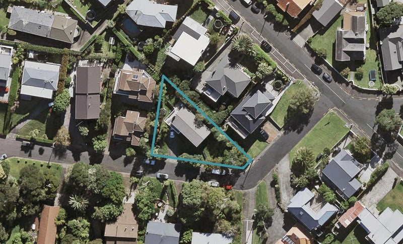 5 Wilding Avenue, Northcote Point, Auckland - Carousel 1