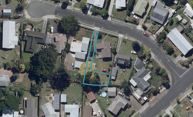 2/5 Camellia Place, Hamilton Lake, Hamilton - Carousel 1