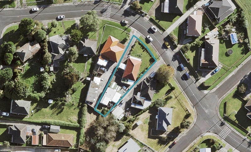 42 Freeland Avenue, Mount Roskill, Auckland - Carousel 1