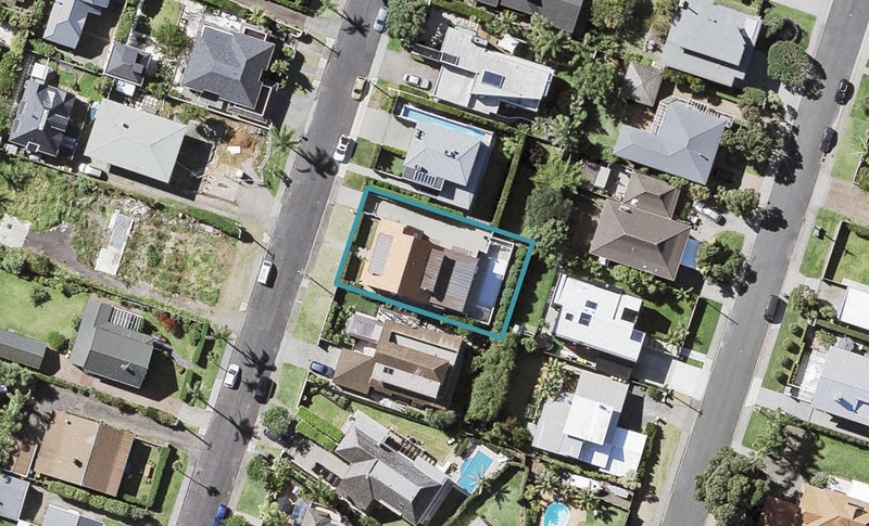 19 Ocean View Road, Milford, Auckland - Carousel 1