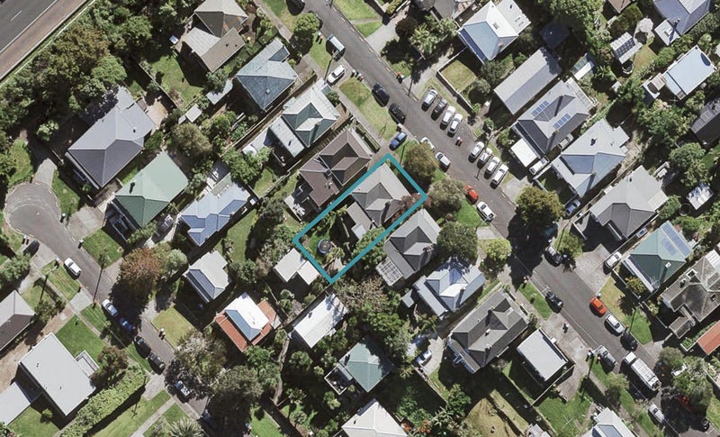 8 Richbourne Street, Kingsland, Auckland - Carousel 1