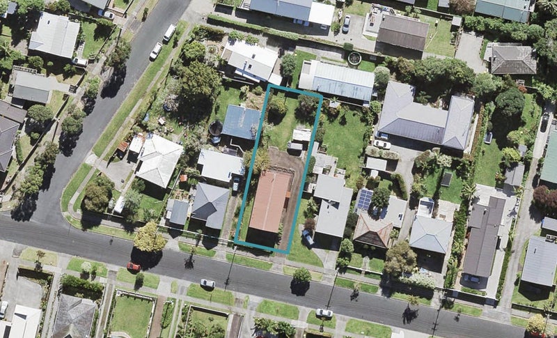 62 Beach Haven Road, Beach Haven, Auckland - Carousel 1