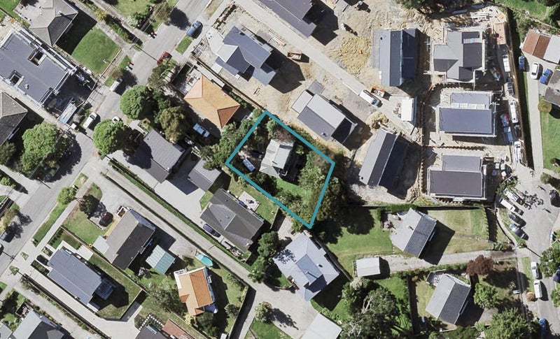 27 Castledine Crescent, Glen Innes, Auckland - Carousel 1