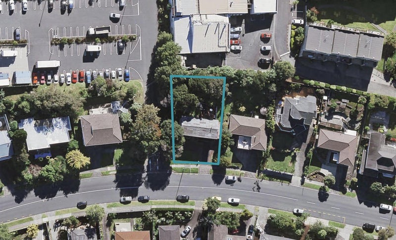 57 Chelsea View Drive, Chatswood, Auckland - Carousel 1
