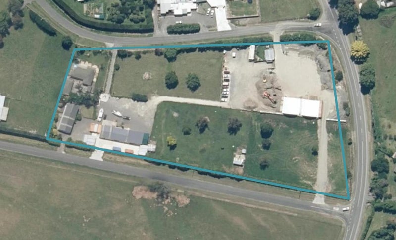 69 The Loop, Meeanee, Napier - Carousel 1