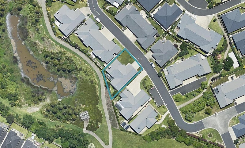 11 Bridgewater Way, Pyes Pa, Tauranga - Carousel 1