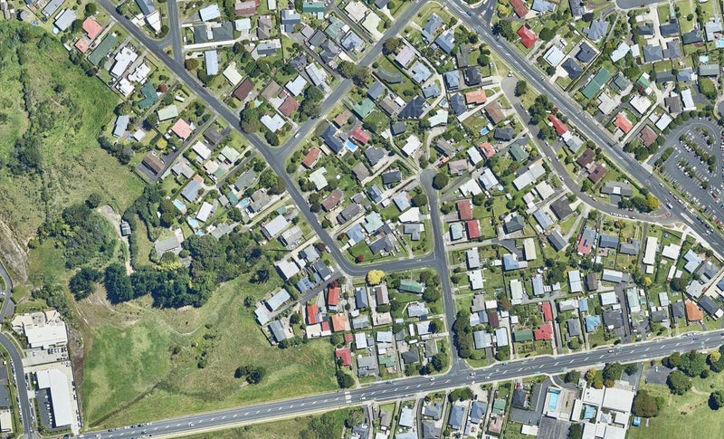 17B The Drive, Brookfield, Tauranga - Carousel 1