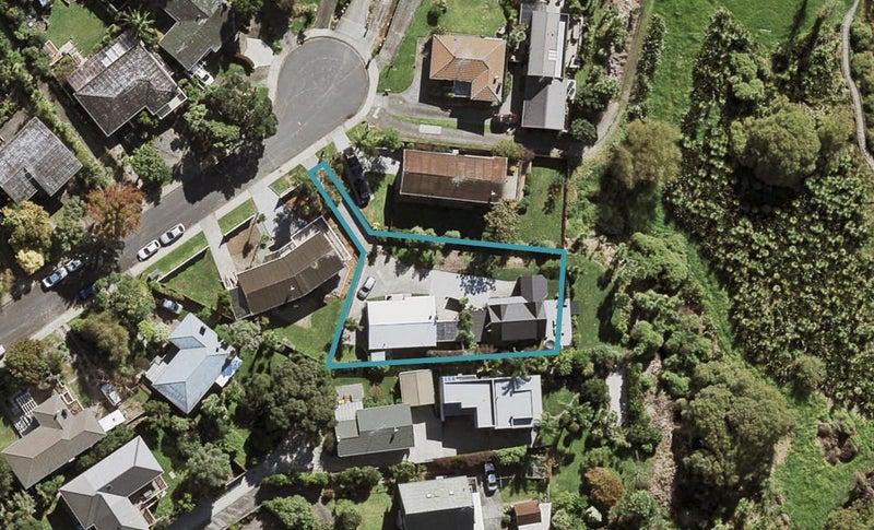 2/7 Arahia Street, Northcote, Auckland - Carousel 1