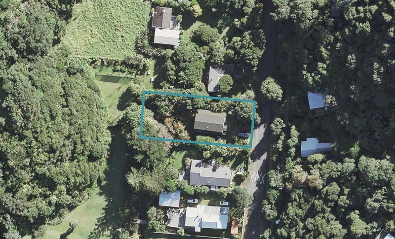 36 Karekare Road, New Lynn - Carousel 1