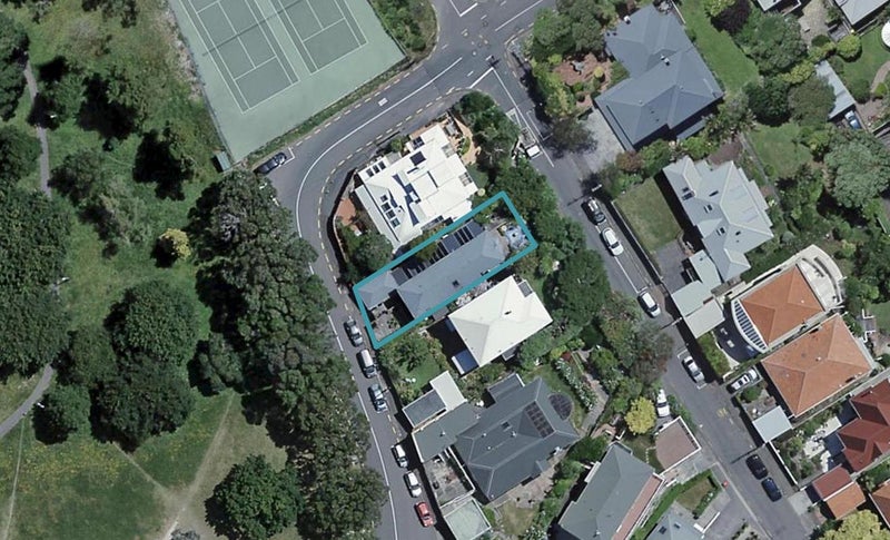 13 Wesley Road, Kelburn, Wellington - Carousel 1