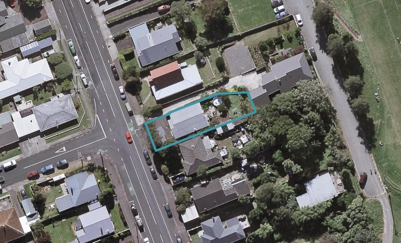 203 Carrington Street, Vogeltown, New Plymouth - Carousel 1