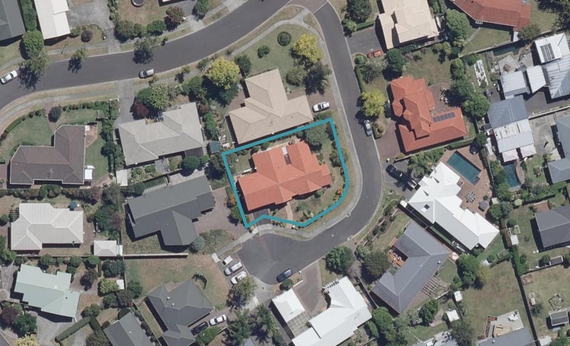 4 Earls Court, Hillcrest, Hamilton - Carousel 1