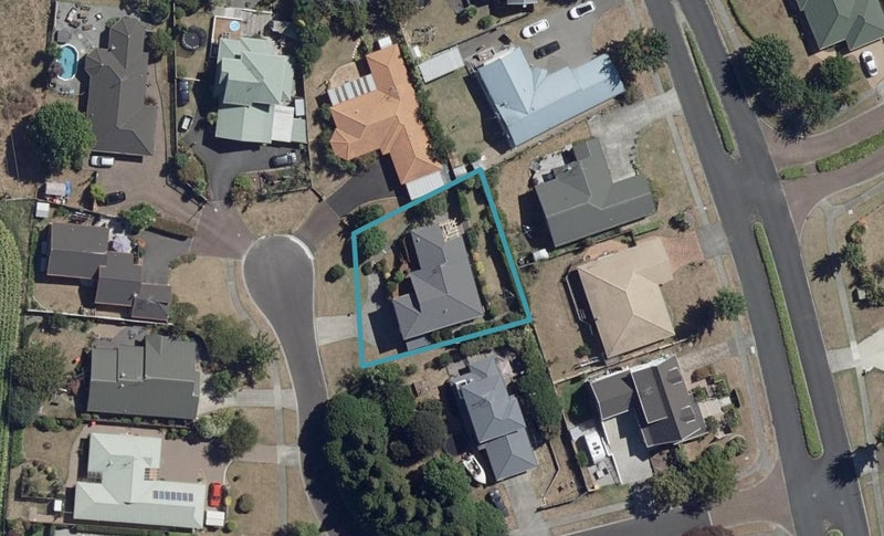 6 Sunny Dale, Western Heights, Hamilton - Carousel 1