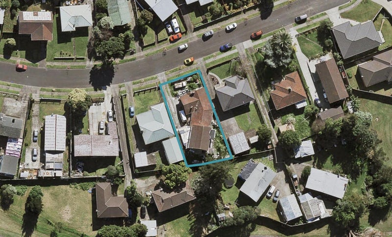 15 Lachlan Place, Favona, Auckland - Carousel 1