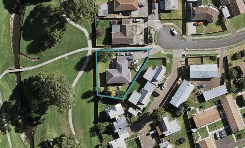 10 Ixia Place, Wiri, Auckland - Carousel 1