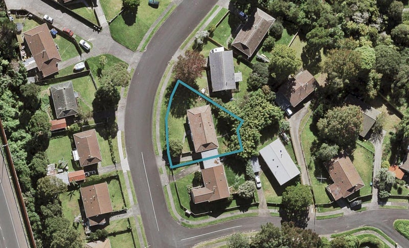 10 Holmes Drive, West Harbour, Auckland - Carousel 1