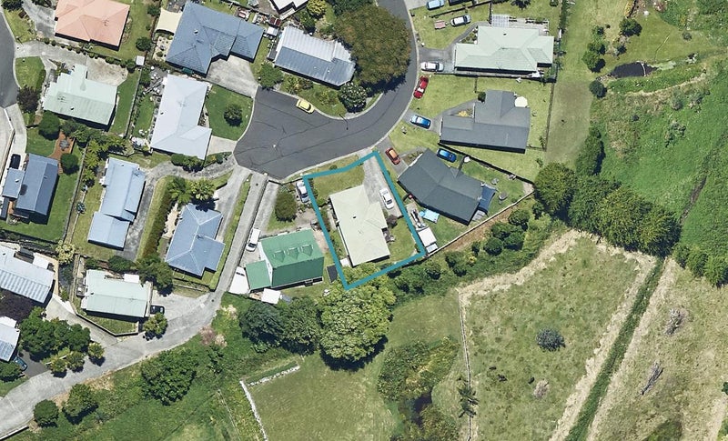 33 Sunvale Place, Gate Pa, Tauranga - Carousel 1