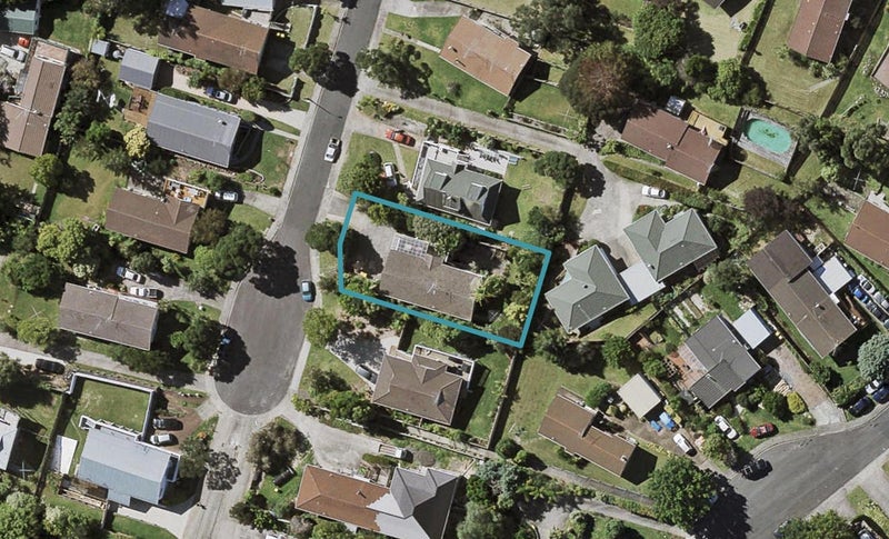 12 Theban Place, Totara Vale, Auckland - Carousel 1