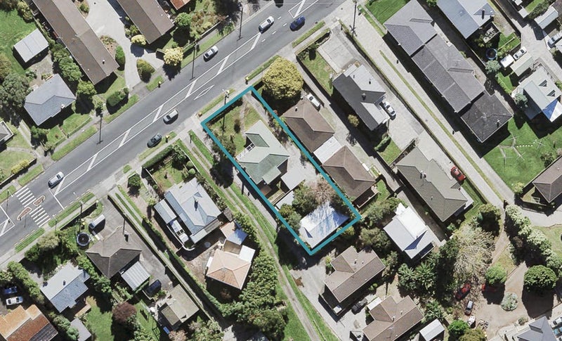 2/64 Titirangi Road, New Lynn, Auckland - Carousel 1