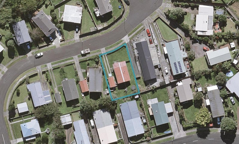 16 Tahurangi Place, Spotswood, New Plymouth - Carousel 1