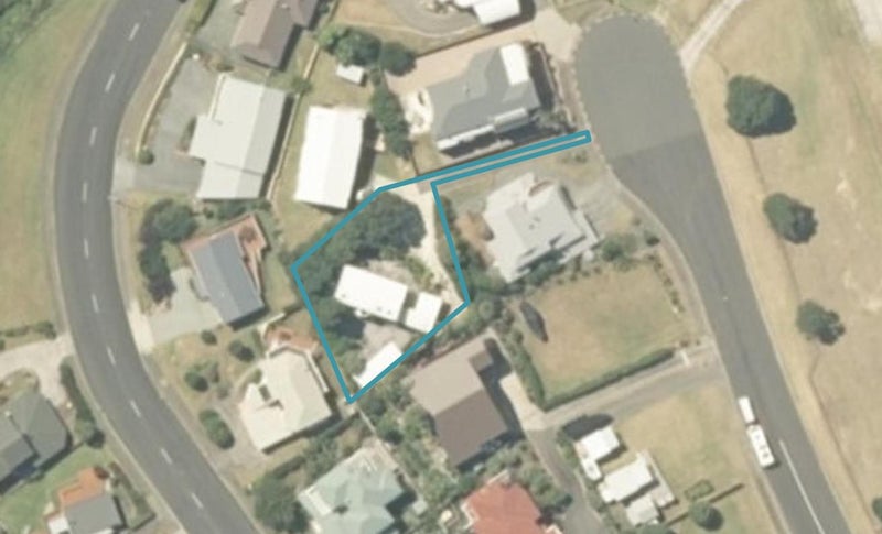 117 Oratia Place, Onemana - Carousel 1
