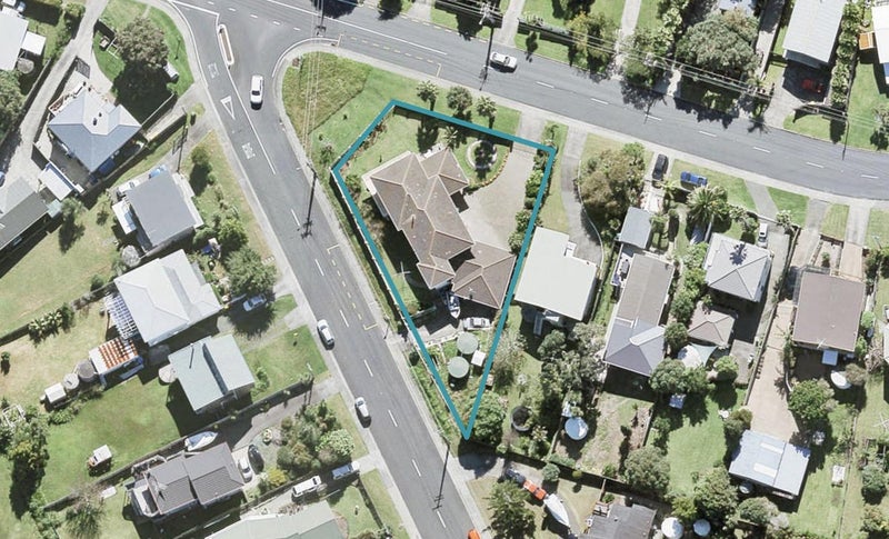 1403 Whangaparaoa Road, Army Bay, Whangaparaoa - Carousel 1