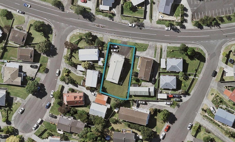81 Trias Road, Totara Vale, Auckland - Carousel 1