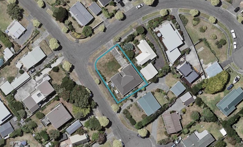 5 Hastings Street, Waikanae Beach, Waikanae - Carousel 1
