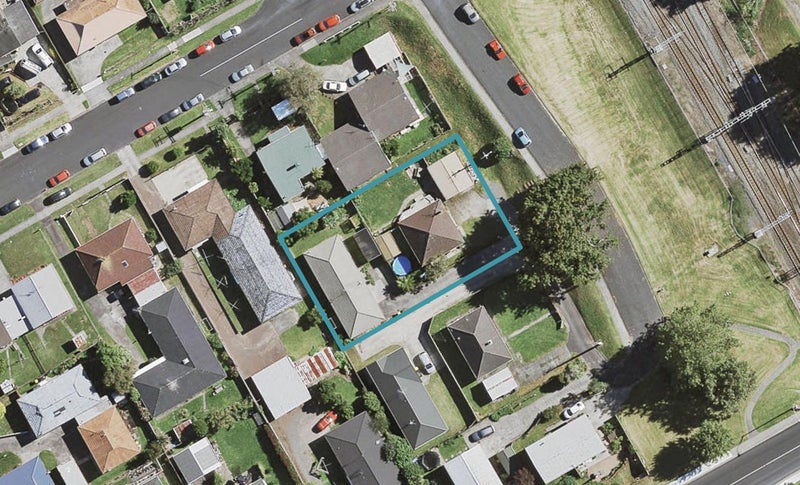 2/17 Railway Street West, Papakura, Auckland - Carousel 1